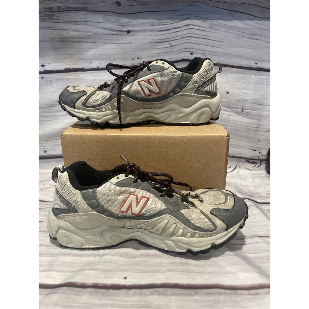 New Balance 470 Women's Size 8.5 Gray Red White Sneakers (CW470SP)